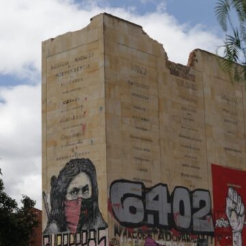 93db279f72604a66c50e39883dab6342 El horror de la demolición de Monumento a los Héroes