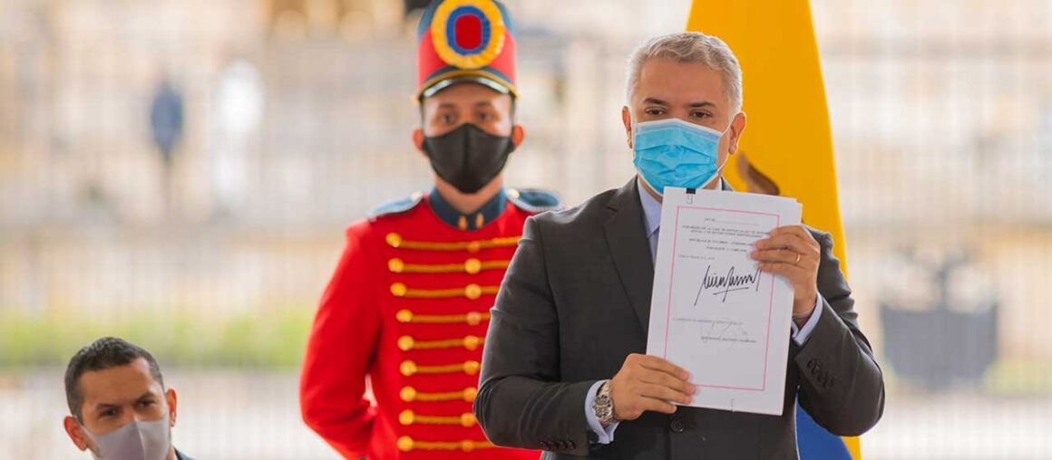 Duque sanciona Ley de Inversión Social