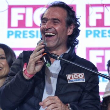 d33e6fe51d1ace4fcca45ffa111ea08c Fico sigue sumando respaldos
