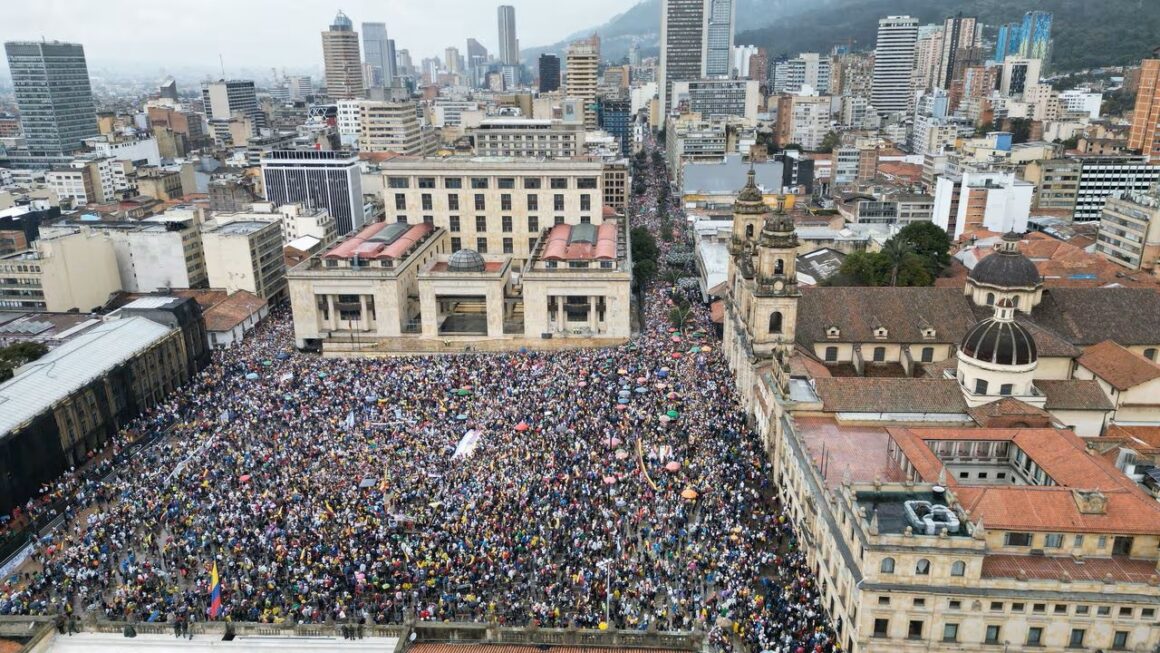 76b29f8c26af036f78d36c1ec03d6890 Majestuosas marchas el 21 contra Petro